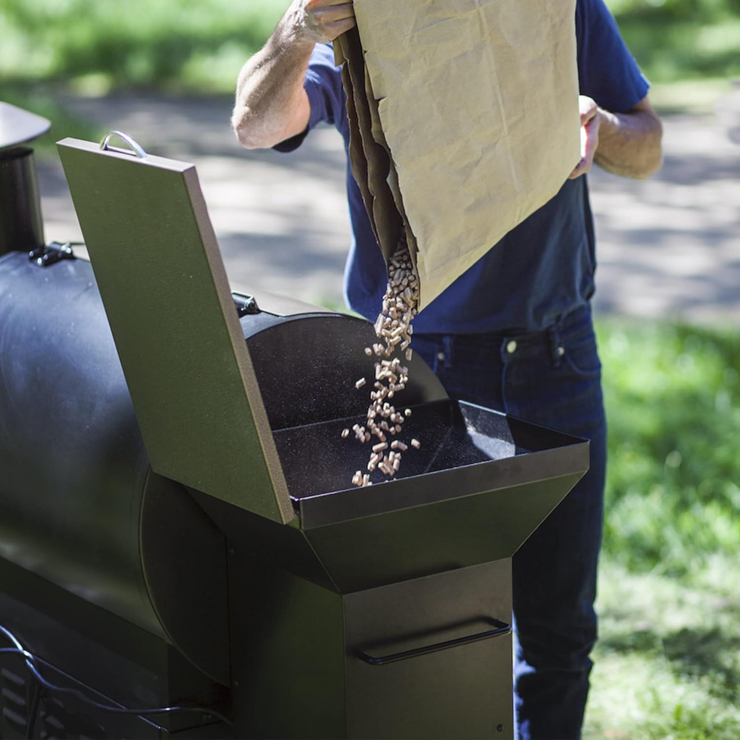 Z GRILLS 8-in-1 Wood Pellet Grill & Smoker with Auto Temperature Control