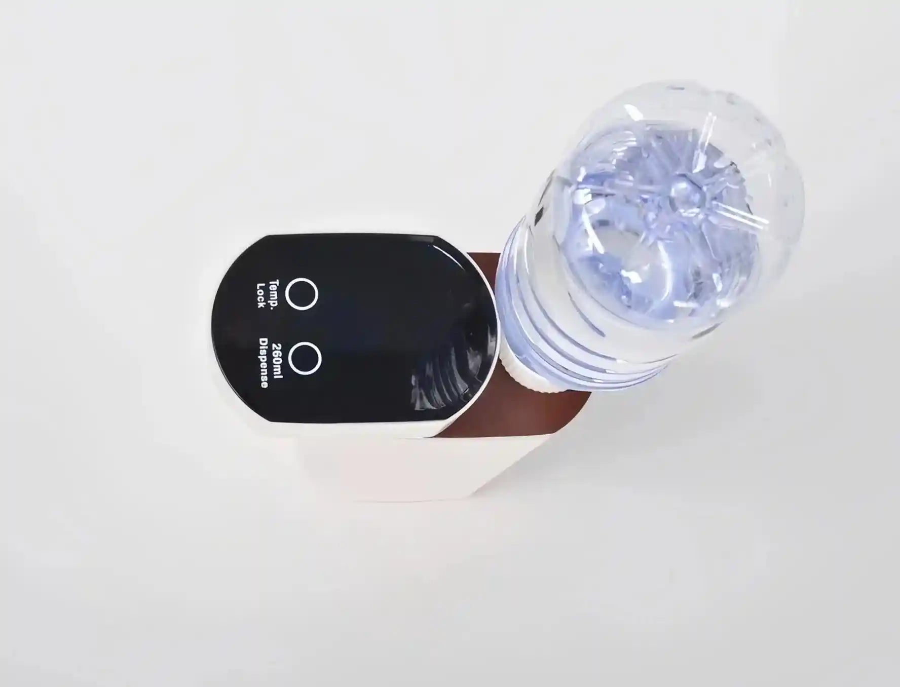 Portable instant hot water dispenser with 2000W power and 5 adjustable temperature settings.