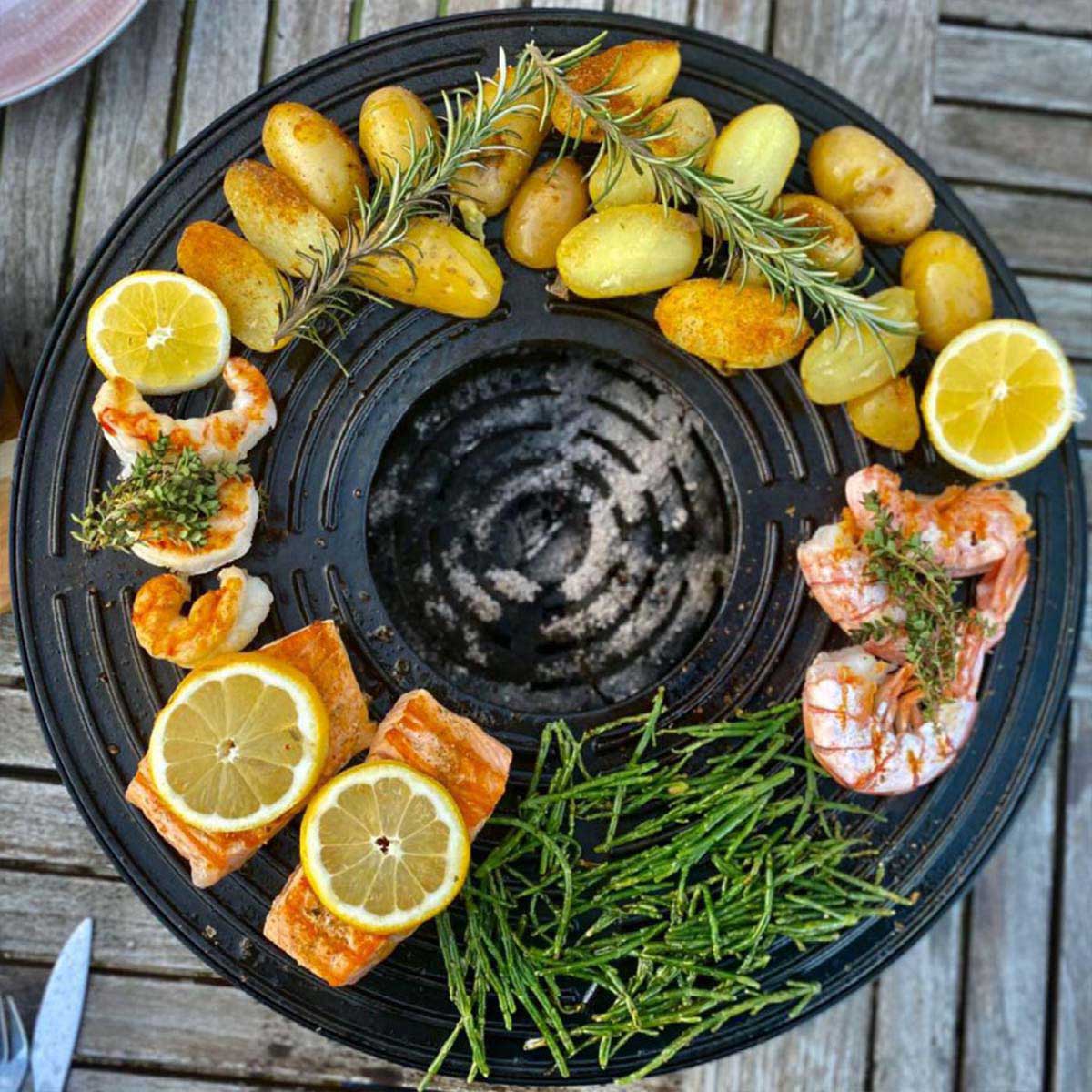 OFYR Tablo | Tabletop Outdoor Cooking Unit | Black Coated Steel | Ø 46.5cm